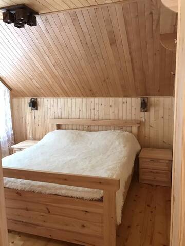Фото номера Дом с 5 спальнями Дома для отпуска Ялинка г. Мигово 16