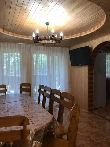 Фото номера Дом с 5 спальнями Дома для отпуска Ялинка г. Мигово 39